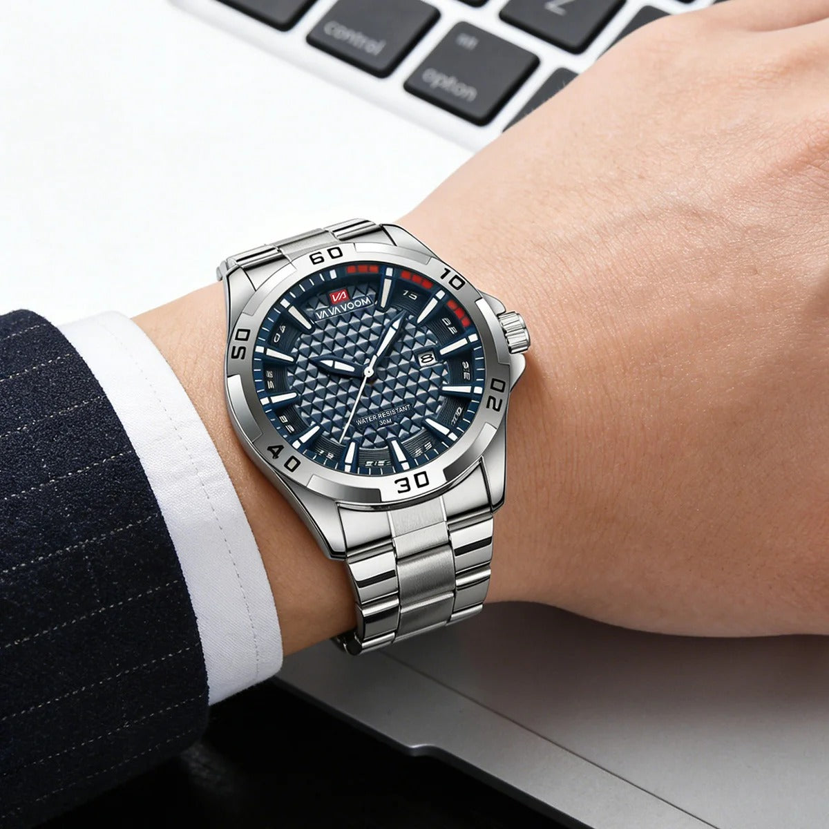 Naviforce Chronos – Strong Presence and Commanding Style